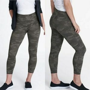 SPANX Camo Green Gray Seamless Leggings Large Camouflage